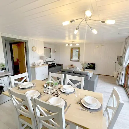 Holiday home Rowan 3 Hot Tub *